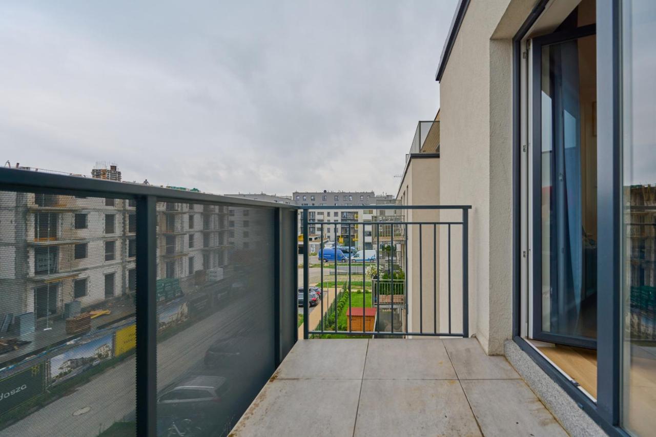 Jagodno Wroclaw Kajdasza Studio Z Bezplatnym Garazem By Noclegi Renters Dış mekan fotoğraf