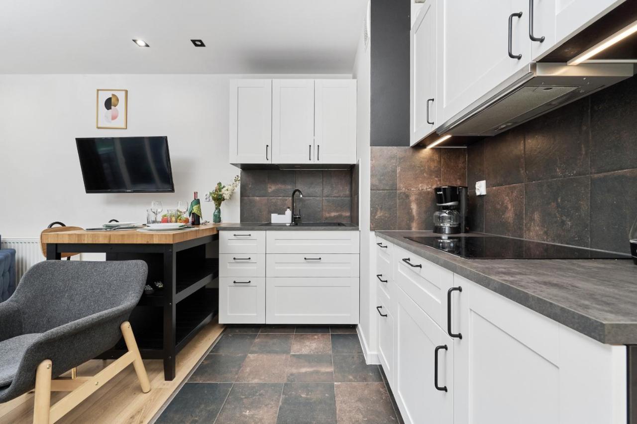Jagodno Wroclaw Kajdasza Studio Z Bezplatnym Garazem By Noclegi Renters Dış mekan fotoğraf
