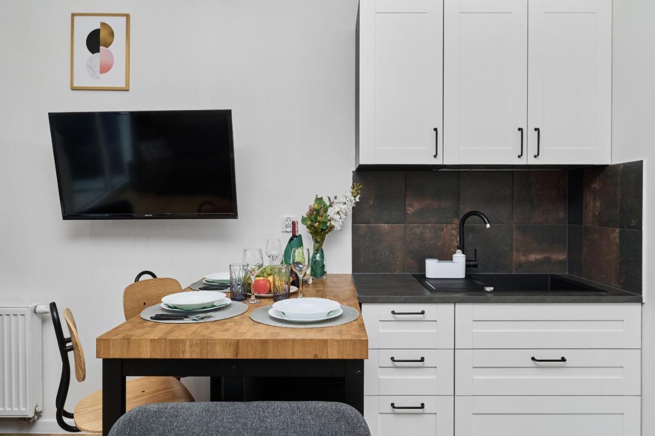 Jagodno Wroclaw Kajdasza Studio Z Bezplatnym Garazem By Noclegi Renters Dış mekan fotoğraf