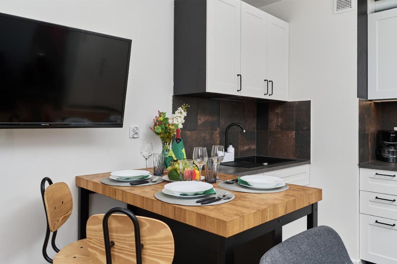 Jagodno Wroclaw Kajdasza Studio Z Bezplatnym Garazem By Noclegi Renters Dış mekan fotoğraf