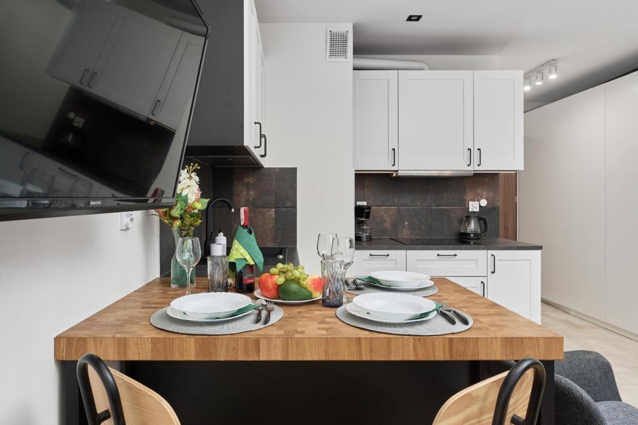 Jagodno Wroclaw Kajdasza Studio Z Bezplatnym Garazem By Noclegi Renters Dış mekan fotoğraf